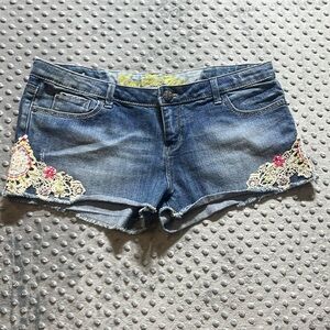 Vanilla Star Boho colorful Crochet adorned Denim Frayed cut off Shorts 15